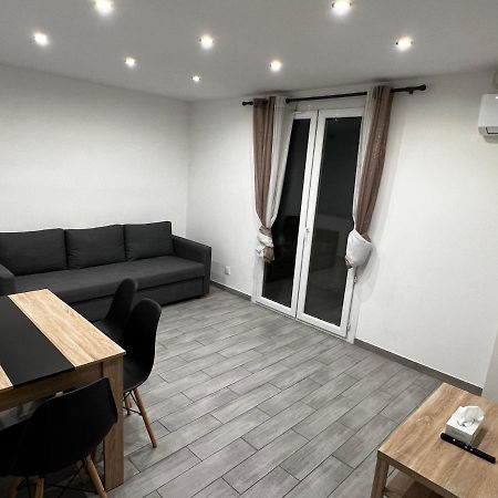 Superbe T3 Climatise Avec Balcon Parking Public Gratuit Marseille Exterior photo