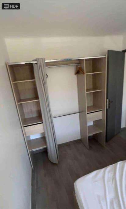 Superbe T3 Climatise Avec Balcon Parking Public Gratuit Marseille Exterior photo