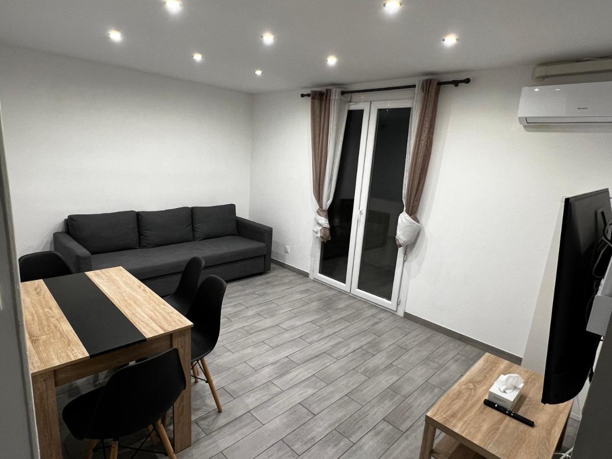 Superbe T3 Climatise Avec Balcon Parking Public Gratuit Marseille Exterior photo