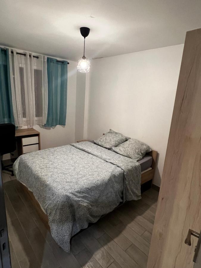Superbe T3 Climatise Avec Balcon Parking Public Gratuit Marseille Exterior photo